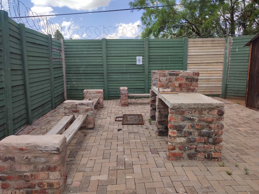 9 Bedroom Property for Sale in Brandwag Free State